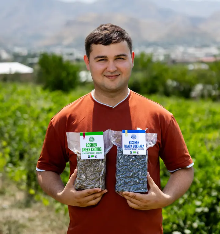 Urakov Abubakr, Traubenproduzent der Kooperative Turob Bobo