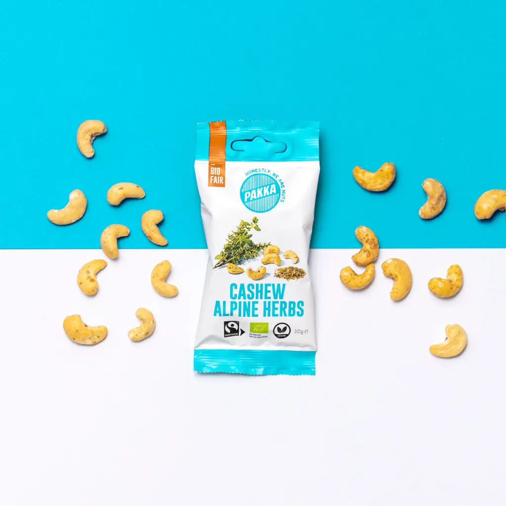 241011 Cashew Alpenkräuter 30g Flowpack foodig LR-1.webp