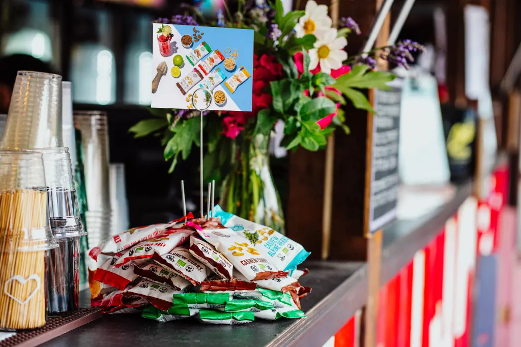 240724 Flowpacks Nüsse auf Bar-7-LR.webp